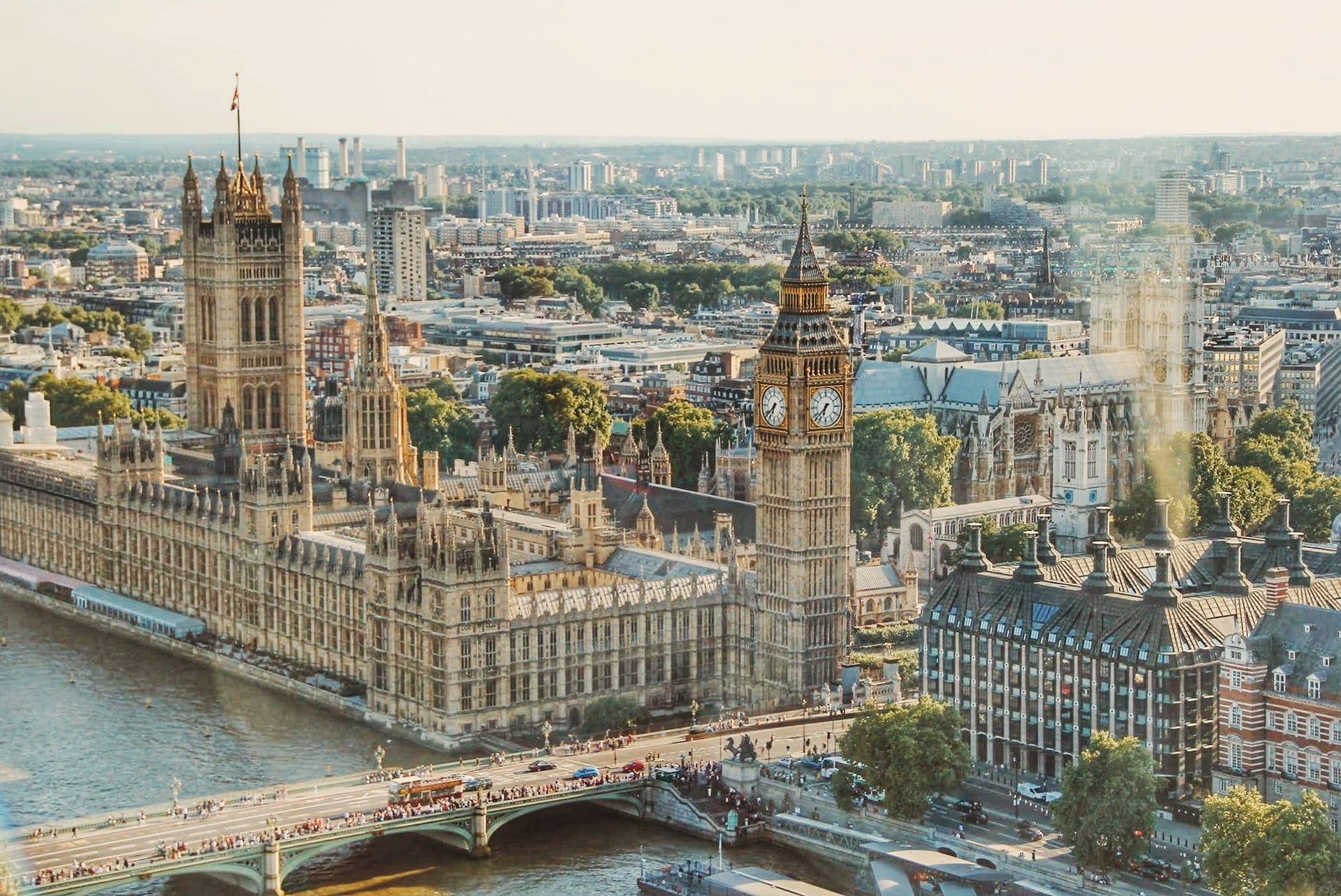 City institutions and sovereign bond market trading floors